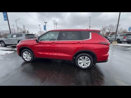 2025 Mitsubishi Outlander ES