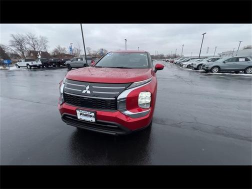 2025 Mitsubishi Outlander ES