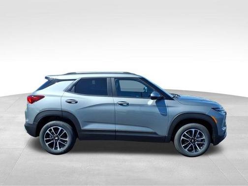 Sterling Gray Metallic 2026 Chevrolet Trailblazer LT