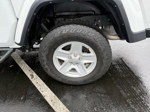 2022 Jeep Gladiator Sport