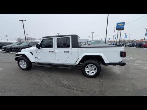 2022 Jeep Gladiator Sport