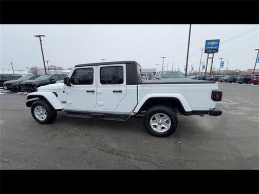 2022 Jeep Gladiator Sport