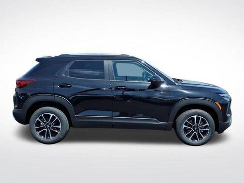 Mosaic Black Metallic 2026 Chevrolet Trailblazer LT