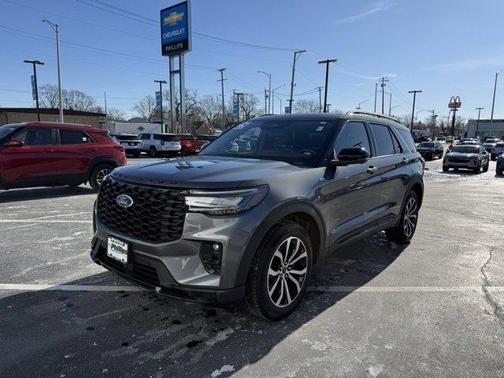 2025 Ford Explorer ST-Line