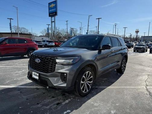 2025 Ford Explorer ST-Line