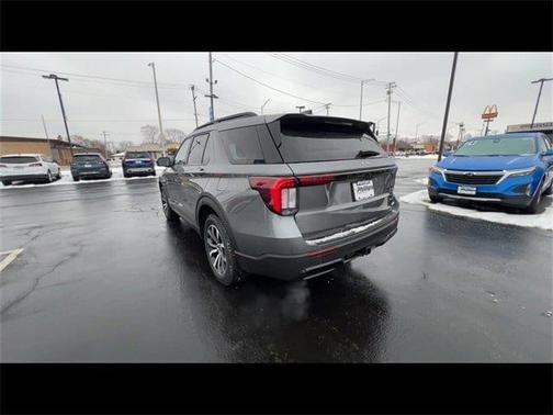 2025 Ford Explorer ST-Line