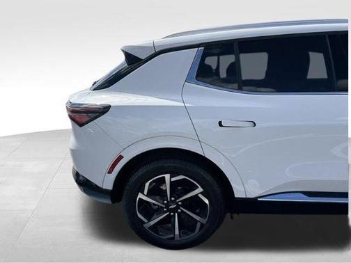Summit White 2025 Chevrolet Equinox EV LT