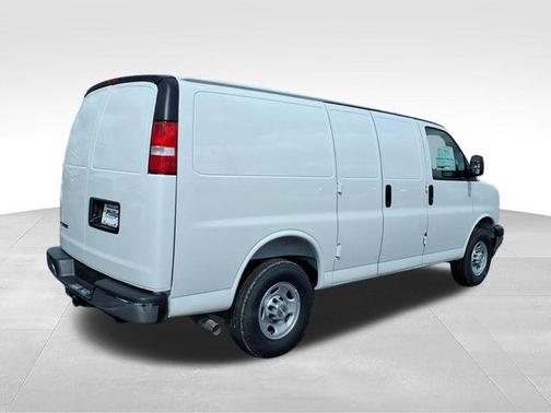 Summit White 2026 Chevrolet Express 2500 Work Van