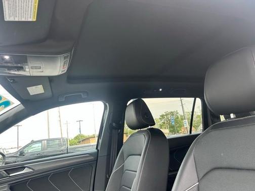 2022 Volkswagen Tiguan 2.0T SEL R-Line