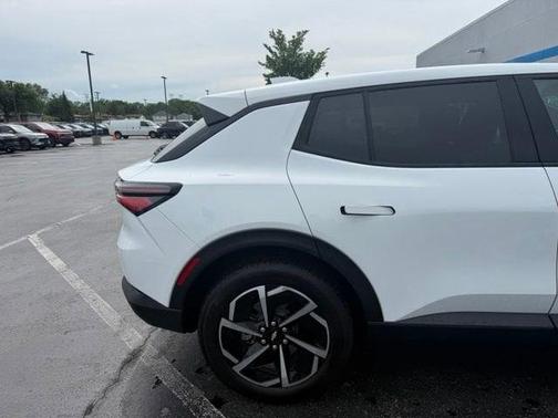 Summit White 2025 Chevrolet Equinox EV LT 1