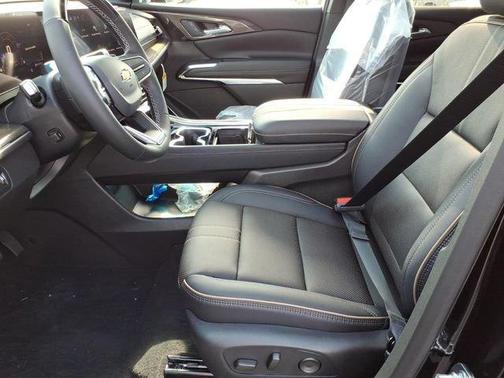 Mosaic Black Metallic 2026 Chevrolet Traverse High Country