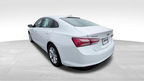 Summit White 2021 Chevrolet Malibu LT