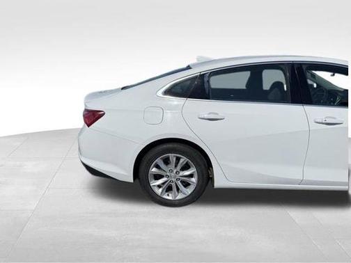 Summit White 2021 Chevrolet Malibu LT