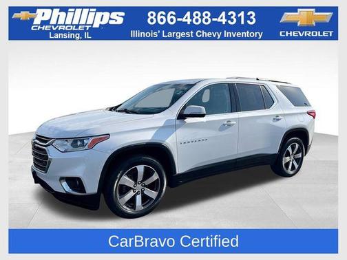 Iridescent Pearl Tricoat 2021 Chevrolet Traverse LT Leather
