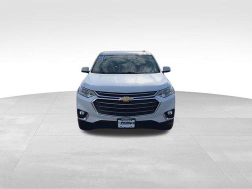 Iridescent Pearl Tricoat 2021 Chevrolet Traverse LT Leather