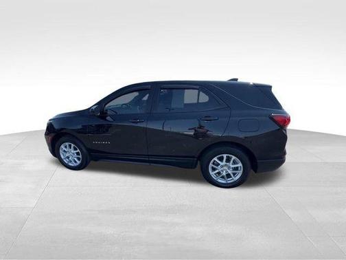 Mosaic Black Metallic 2023 Chevrolet Equinox LS