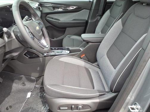 Sterling Gray Metallic 2026 Chevrolet Trailblazer LT