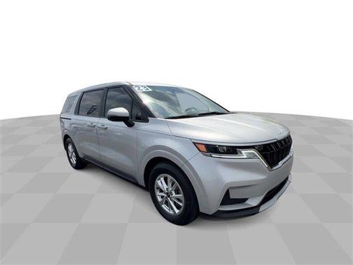 2023 Kia Carnival LX