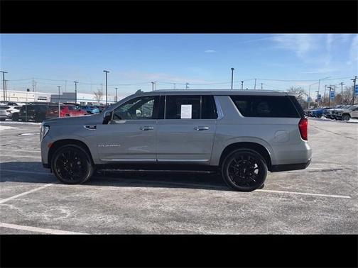 2023 GMC Yukon XL SLT