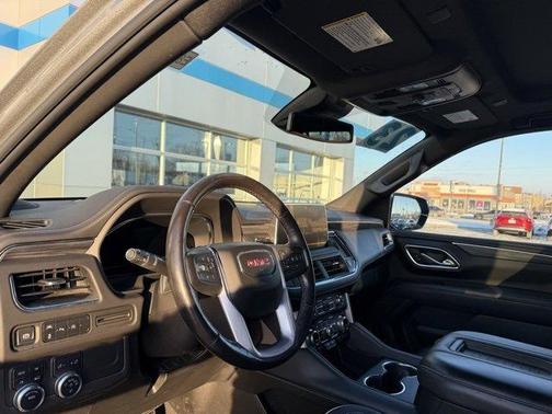 2023 GMC Yukon XL SLT