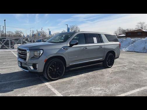2023 GMC Yukon XL SLT