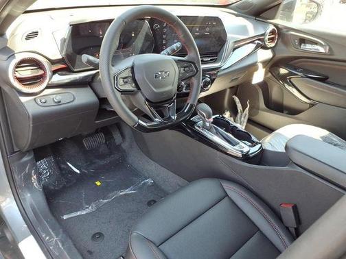 Sterling Gray Metallic 2026 Chevrolet Trax 2RS
