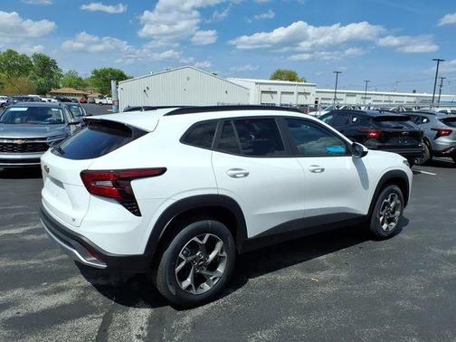 Summit White 2026 Chevrolet Trax LT