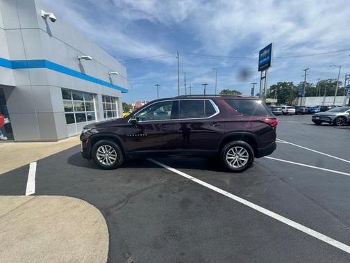 2023 Chevrolet Traverse LT Cloth