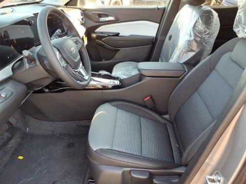 Sterling Gray Metallic 2026 Chevrolet Trax LT