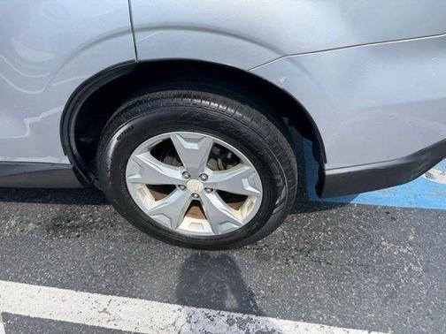 Ice Silver Metallic 2014 Subaru Forester 2.5i Premium