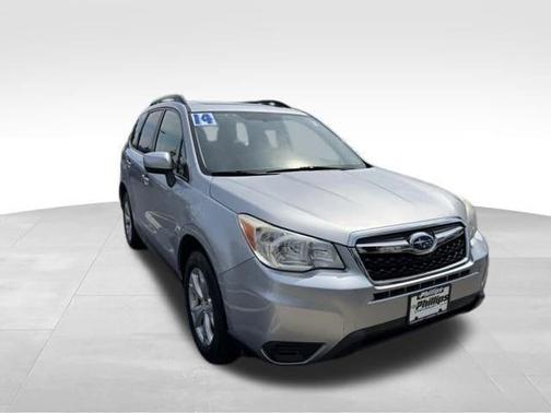 Ice Silver Metallic 2014 Subaru Forester 2.5i Premium