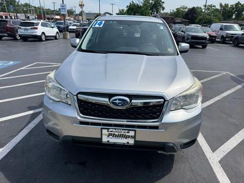 Ice Silver Metallic 2014 Subaru Forester 2.5i Premium