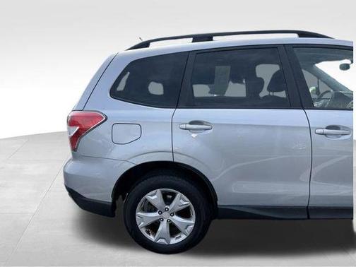 Ice Silver Metallic 2014 Subaru Forester 2.5i Premium