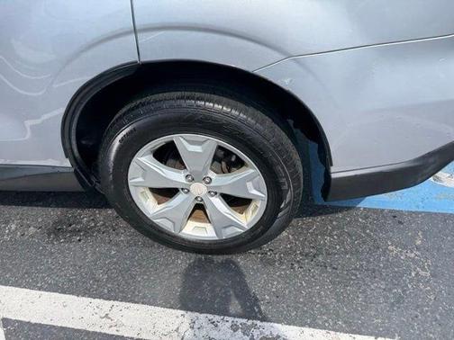 Ice Silver Metallic 2014 Subaru Forester 2.5i Premium