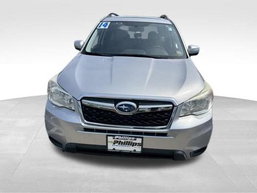 Ice Silver Metallic 2014 Subaru Forester 2.5i Premium