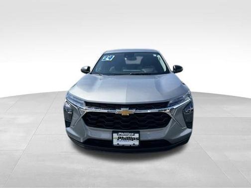 Sterling Gray Metallic 2024 Chevrolet Trax LS