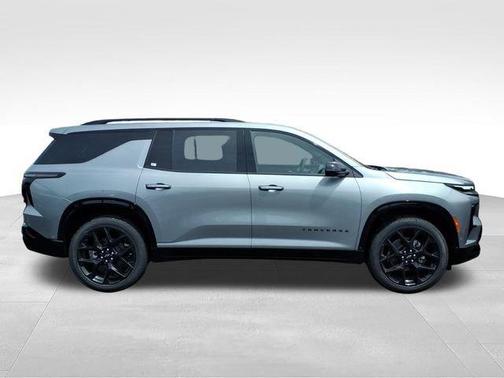 Sterling Gray Metallic 2026 Chevrolet Traverse RS