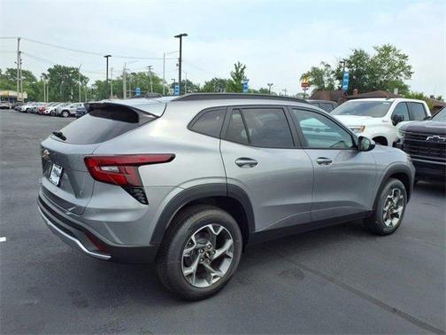2025 Chevrolet Trax LT