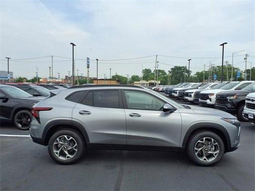 2025 Chevrolet Trax LT
