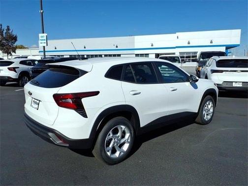 2026 Chevrolet Trax LS