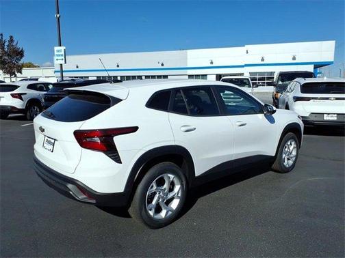 2026 Chevrolet Trax LS