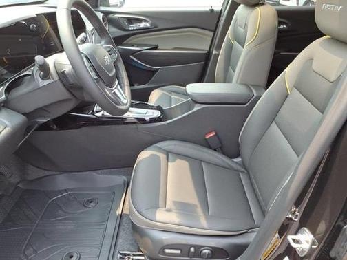 Mosaic Black Metallic 2026 Chevrolet Trax ACTIV