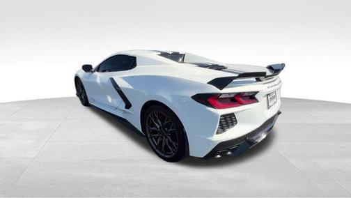 Arctic White 2024 Chevrolet Corvette Stingray w/3LT