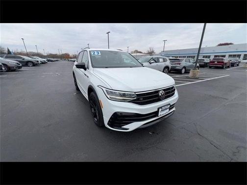 2023 Volkswagen Tiguan 2.0T SE R-Line Black