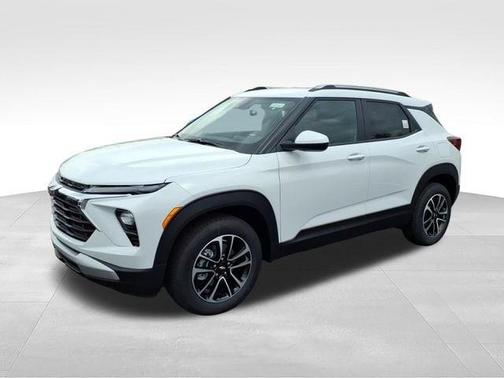 Summit White 2026 Chevrolet Trailblazer LT