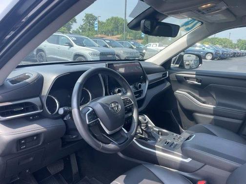 2024 Toyota Highlander XLE