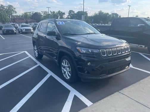 2022 Jeep Compass Latitude Lux