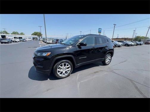 2022 Jeep Compass Latitude Lux