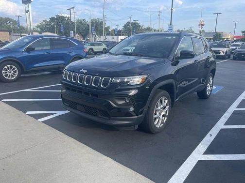 2022 Jeep Compass Latitude Lux