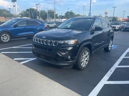 2022 Jeep Compass Latitude Lux